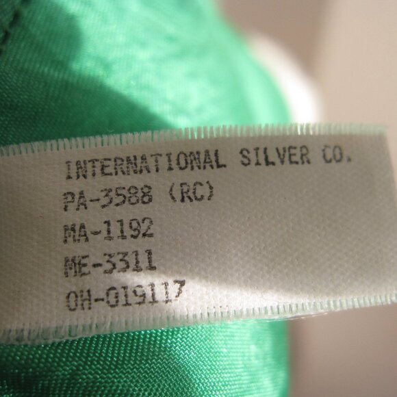 Vintage 80s Parachute Nylon Plush Bunny in Overalls International Silver EASTER - Picture 3 of 3